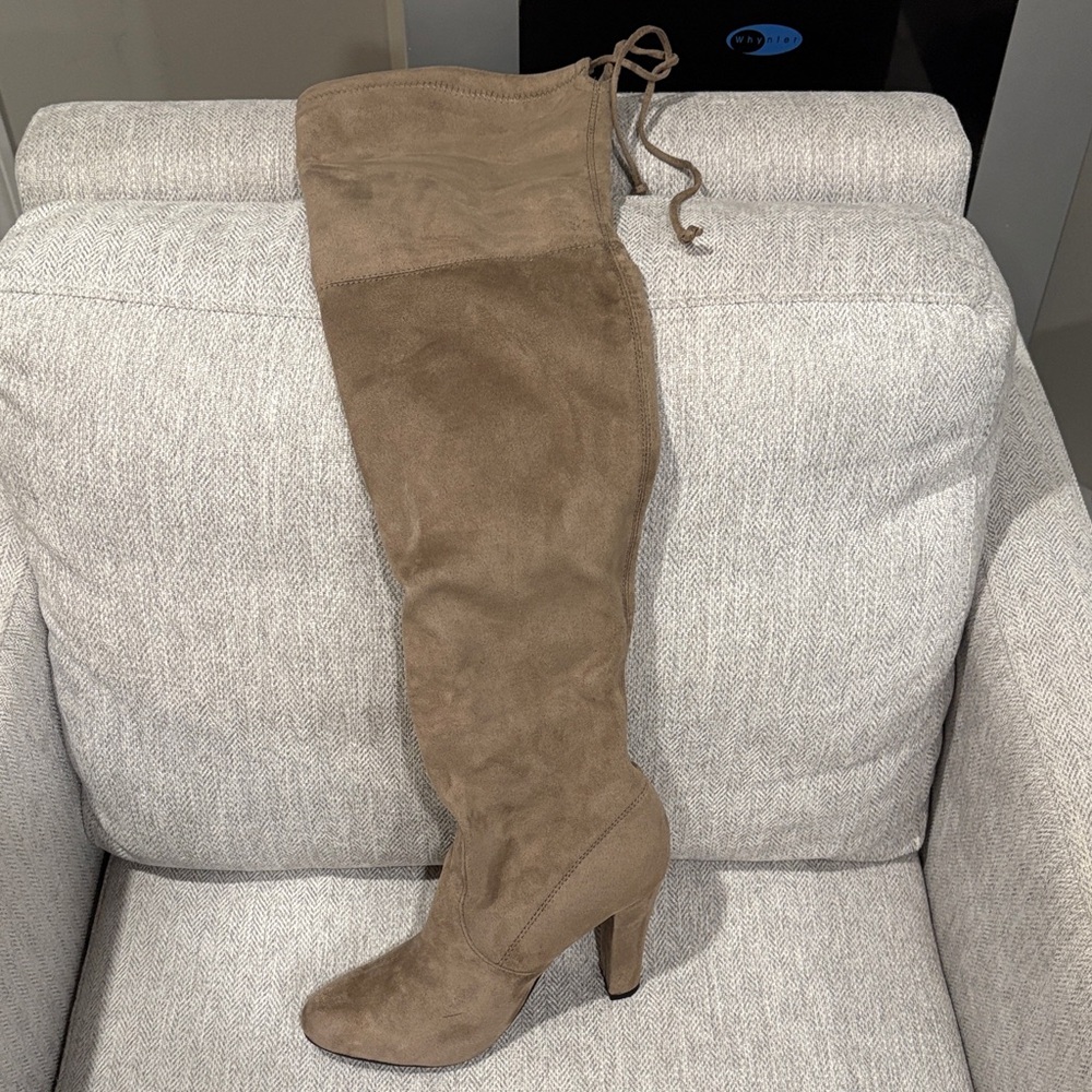 Elegant Brown Suede Knee-High Suede Boots